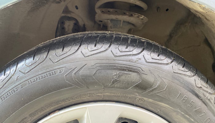 2016 Hyundai Elite i20 MAGNA 1.2, Petrol, Manual, 54,625 km, Left Front Tyre Tread