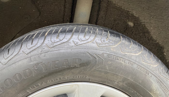 2016 Hyundai Elite i20 MAGNA 1.2, Petrol, Manual, 54,625 km, Right Rear Tyre Tread