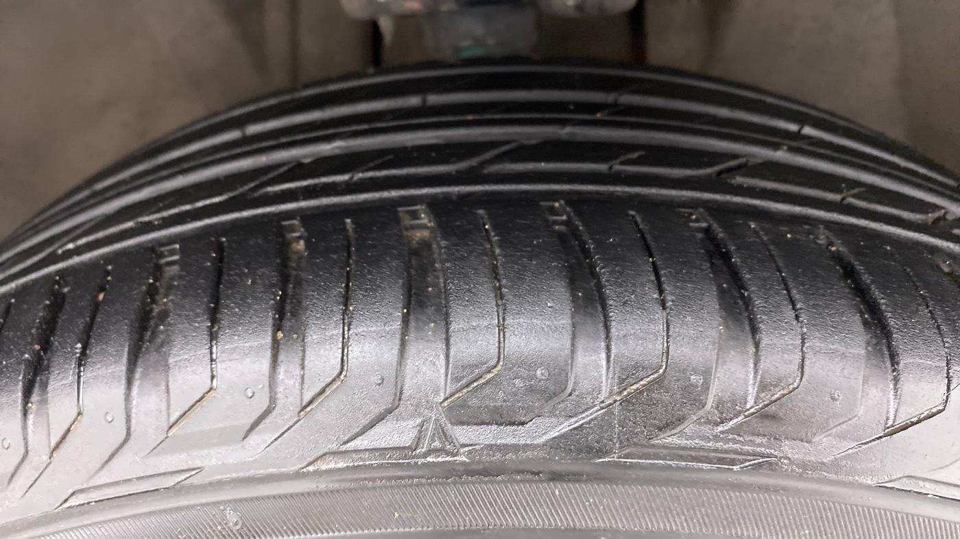 2018 Jeep Compass LIMITED (O) 1.4 PETROL AT, Petrol, Automatic, 68,319 km, Right Front Tyre Tread
