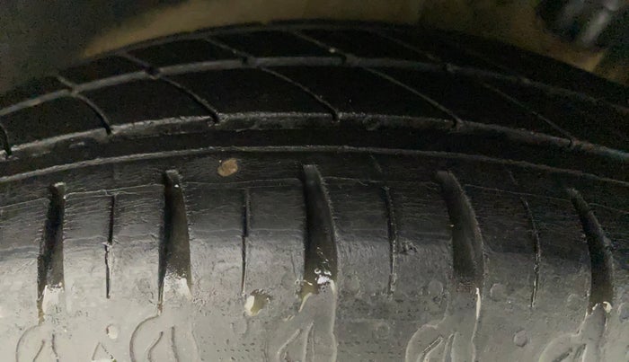 2021 Renault Kwid RXT 1.0 (O), CNG, Manual, 46,746 km, Left Rear Tyre Tread