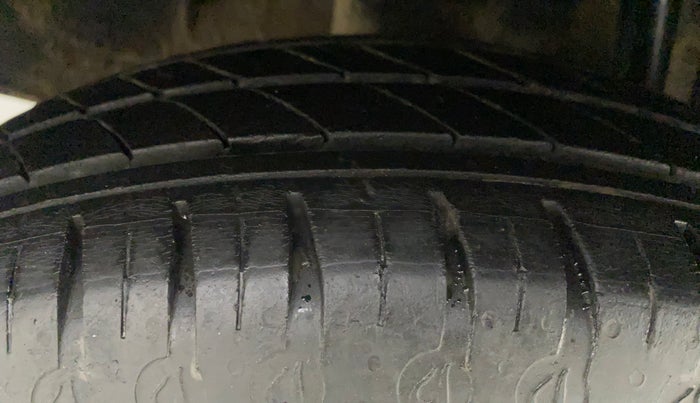 2021 Renault Kwid RXT 1.0 (O), CNG, Manual, 46,746 km, Right Rear Tyre Tread