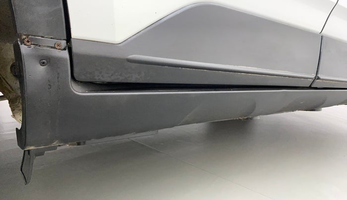 2019 Hyundai VENUE SX 1.4 CRDI, Diesel, Manual, 62,642 km, Right running board - Cladding has minor damage
