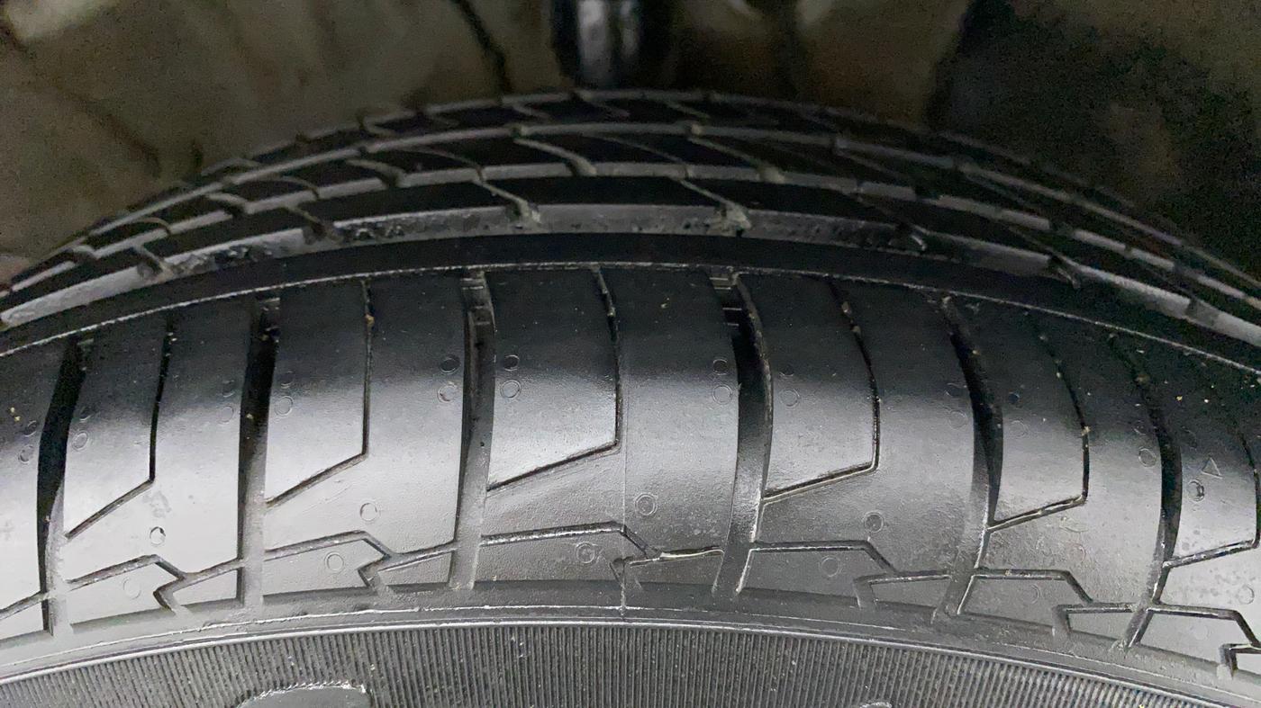 2019 Hyundai VENUE SX 1.4 CRDI, Diesel, Manual, 62,642 km, Right Front Tyre Tread