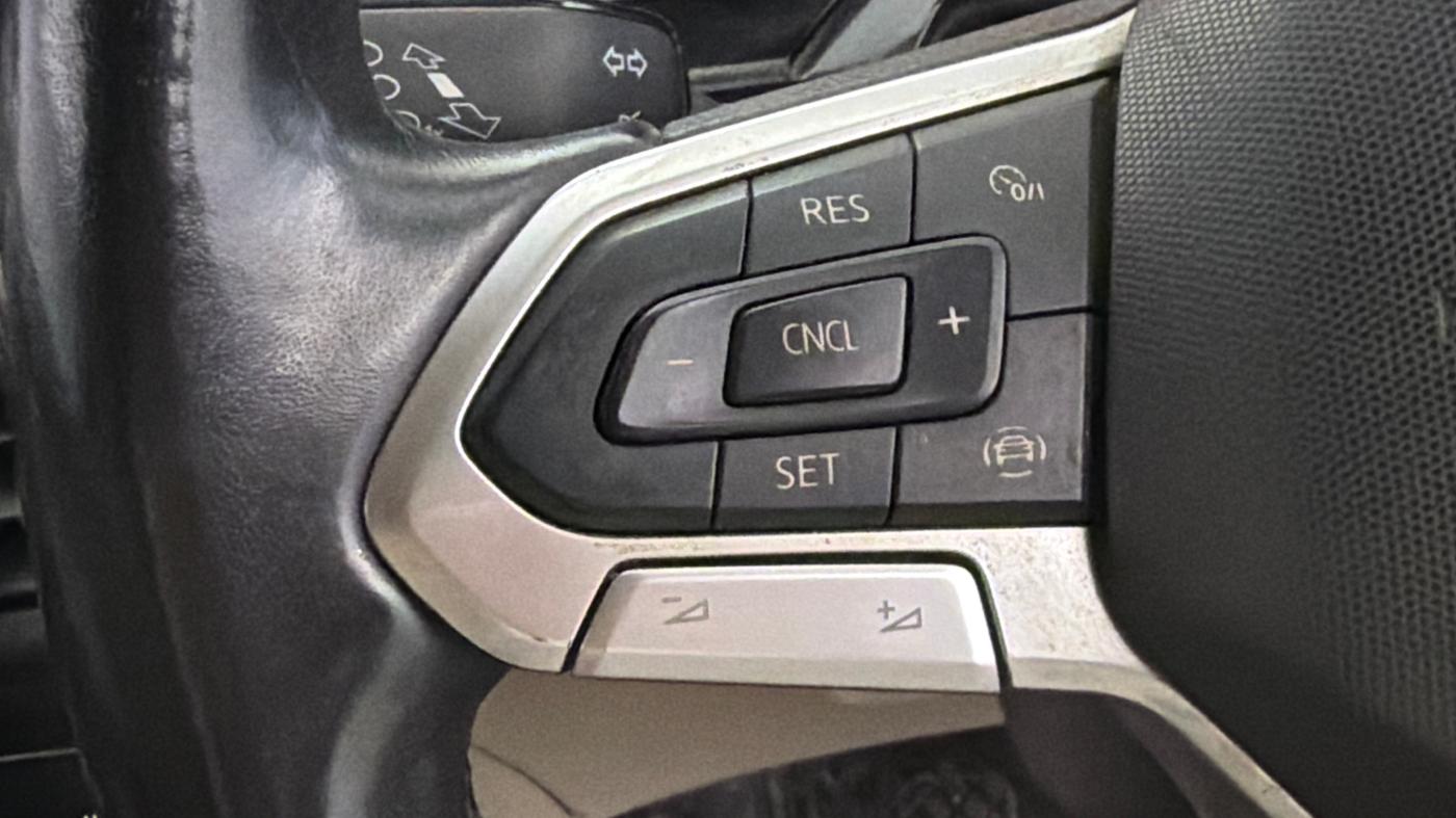 2022 Volkswagen VIRTUS HIGHLINE TSI 1.0 MT, Petrol, Manual, 37,119 km, Adaptive Cruise Control