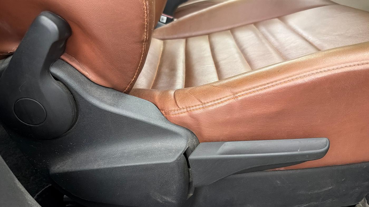 2022 Volkswagen VIRTUS HIGHLINE TSI 1.0 MT, Petrol, Manual, 37,119 km, Driver Side Adjustment Panel