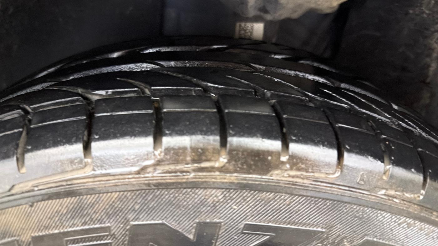 2022 Volkswagen VIRTUS HIGHLINE TSI 1.0 MT, Petrol, Manual, 37,119 km, Left Front Tyre Tread
