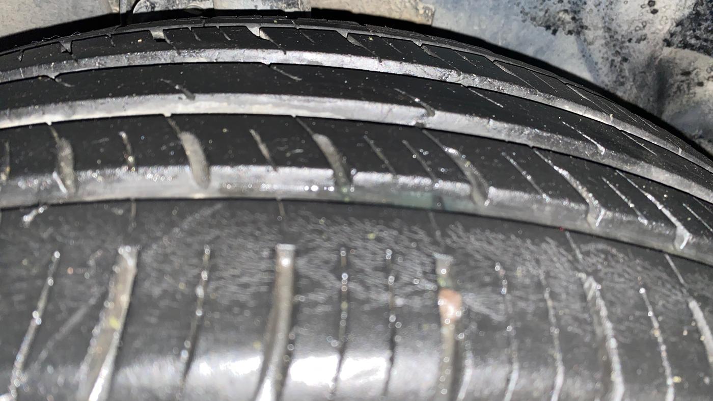 2022 Tata Safari XE, Diesel, Manual, 60,332 km, Right Front Tyre Tread