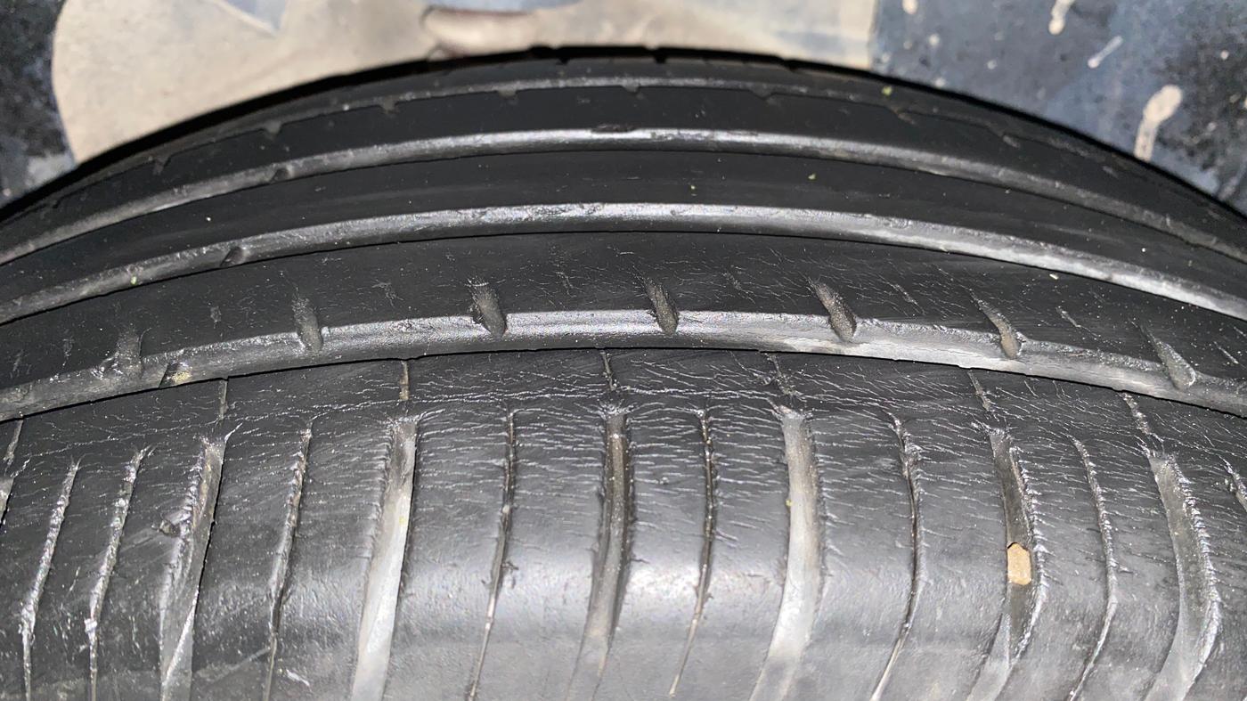 2022 Tata Safari XE, Diesel, Manual, 60,332 km, Left Rear Tyre Tread