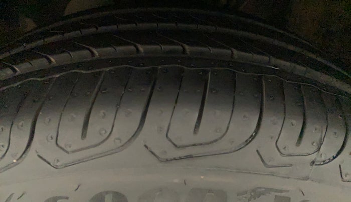 2014 Volkswagen Polo HIGHLINE1.2L, Petrol, Manual, 41,264 km, Left Front Tyre Tread