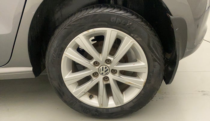 2014 Volkswagen Polo HIGHLINE1.2L, Petrol, Manual, 41,264 km, Left Rear Wheel