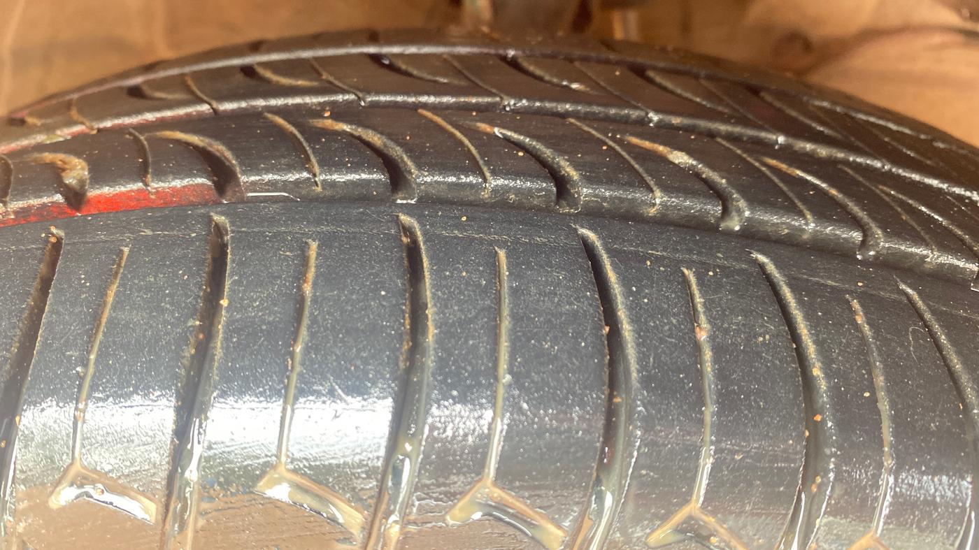 2018 Maruti Swift VXI, Petrol, Manual, 1,01,722 km, Right Front Tyre Tread