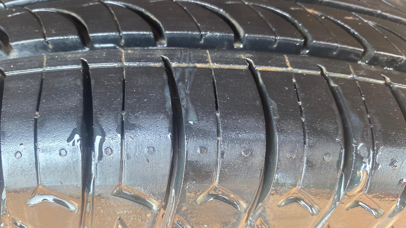 2018 Maruti Swift VXI, Petrol, Manual, 1,01,722 km, Left Rear Tyre Tread