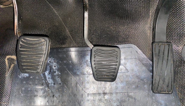 2018 Mahindra KUV 100 NXT K8 P 6 STR, Petrol, Manual, 32,647 km, Pedals