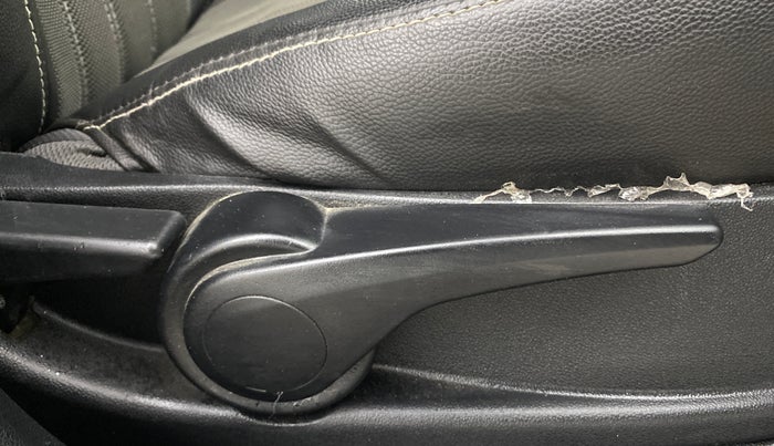 2017 Tata Tiago XZA PETROL, Petrol, Automatic, 66,985 km, Driver Side Adjustment Panel