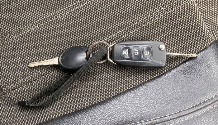 2017 Tata Tiago XZA PETROL, Petrol, Automatic, 66,985 km, Key Close Up