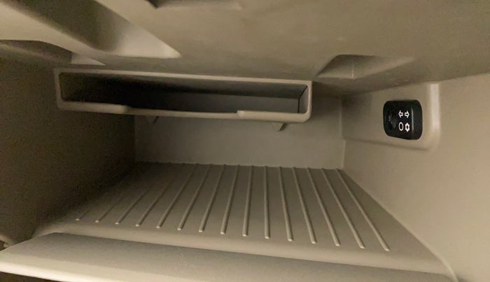 2010 Hyundai i20 SPORTZ 1.2, Petrol, Manual, 26,669 km, Cooled Glove Box