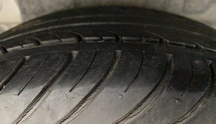 2010 Hyundai i20 SPORTZ 1.2, Petrol, Manual, 26,669 km, Right Rear Tyre Tread