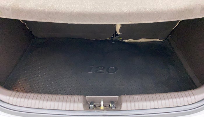 2010 Hyundai i20 SPORTZ 1.2, Petrol, Manual, 26,669 km, Boot Inside