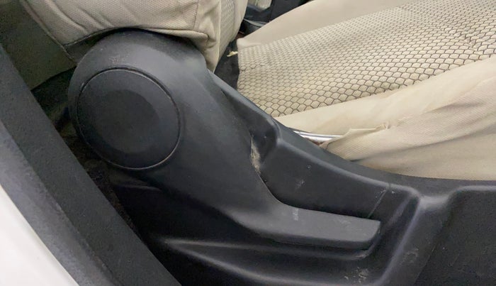 2021 Maruti New Wagon-R LXI CNG (O) 1.0, CNG, Manual, 58,114 km, Driver Side Adjustment Panel