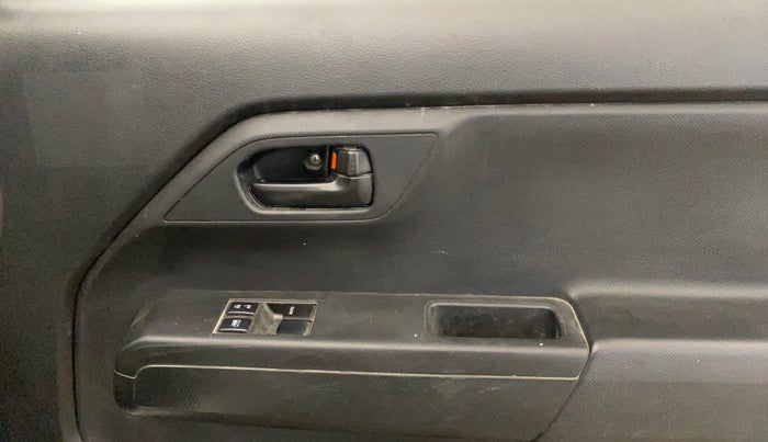 2021 Maruti New Wagon-R LXI CNG (O) 1.0, CNG, Manual, 58,114 km, Driver Side Door Panels Control