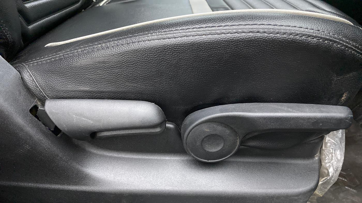 2020 Maruti Vitara Brezza ZXI PLUS AT SHVS, Petrol, Automatic, 46,773 km, Driver Side Adjustment Panel