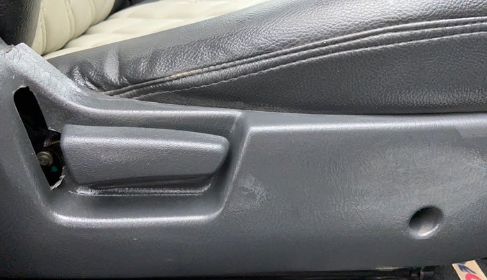 2018 Maruti Alto K10 VXI P, Petrol, Manual, 33,567 km, Driver side adjustment panel