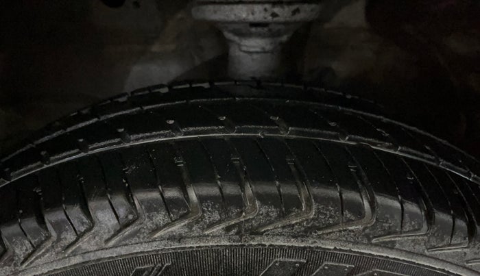 2015 Maruti Wagon R 1.0 LXI CNG, CNG, Manual, 89,114 km, Left Front Tyre Tread