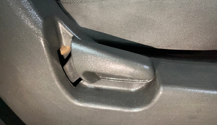 2015 Maruti Wagon R 1.0 LXI CNG, CNG, Manual, 89,114 km, Driver Side Adjustment Panel