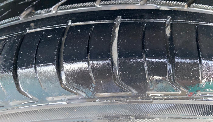 2017 Jeep Compass LIMITED 1.4 PETROL AT, Petrol, Automatic, 96,441 km, Left Rear Tyre Tread