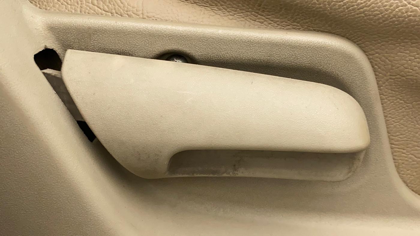 2012 Maruti Ertiga VDI, Diesel, Manual, 1,37,247 km, Driver Side Adjustment Panel