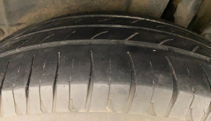 2012 Maruti Ertiga VDI, Diesel, Manual, 1,37,247 km, Left Rear Tyre Tread