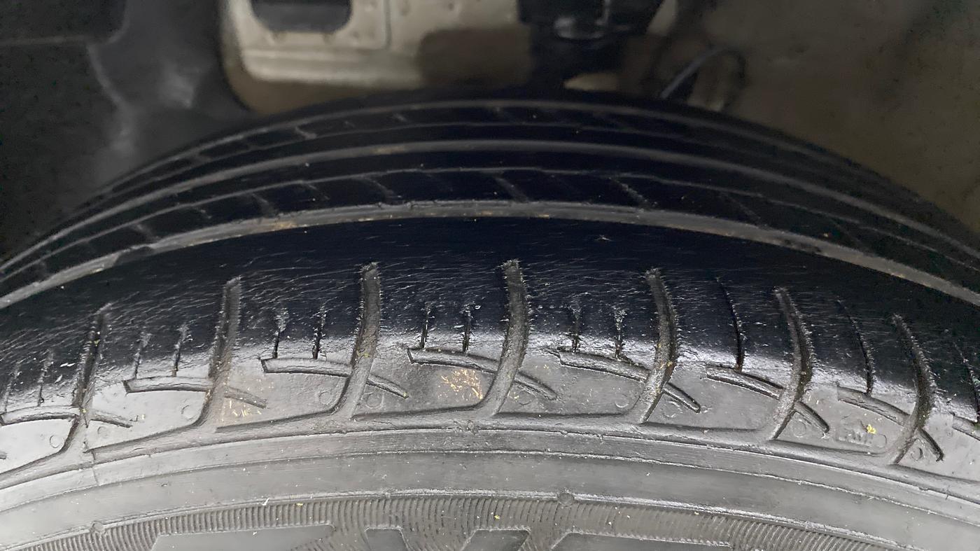 2020 Hyundai Elite i20 SPORTZ PLUS  1.2 CVT, Petrol, Automatic, 54,558 km, Left Front Tyre Tread