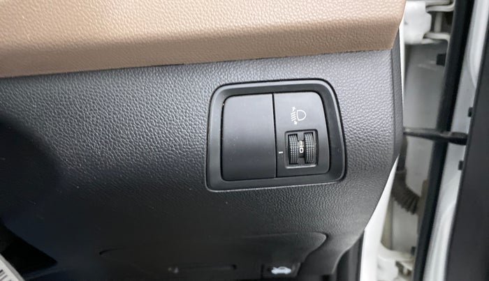 2020 Hyundai Elite i20 SPORTZ PLUS  1.2 CVT, Petrol, Automatic, 54,558 km, Dashboard - Headlight height adjustment not working