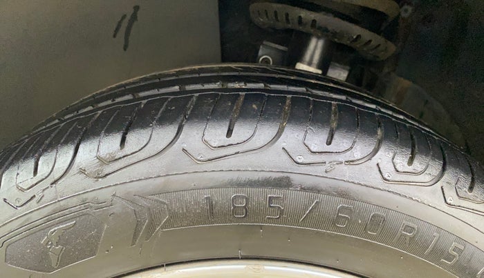 2013 Volkswagen Polo HIGHLINE1.2L, Petrol, Manual, 57,023 km, Left Front Tyre Tread