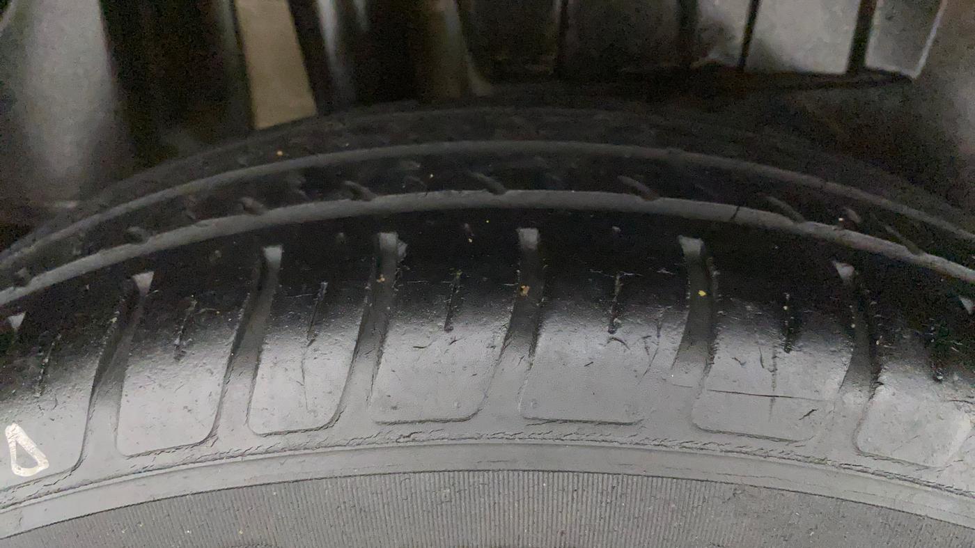 2019 Maruti Dzire VXI, Petrol, Manual, 40,629 km, Right Rear Tyre Tread