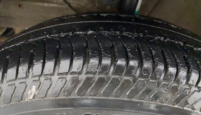 2019 Maruti Dzire VXI, Petrol, Manual, 40,629 km, Left Front Tyre Tread