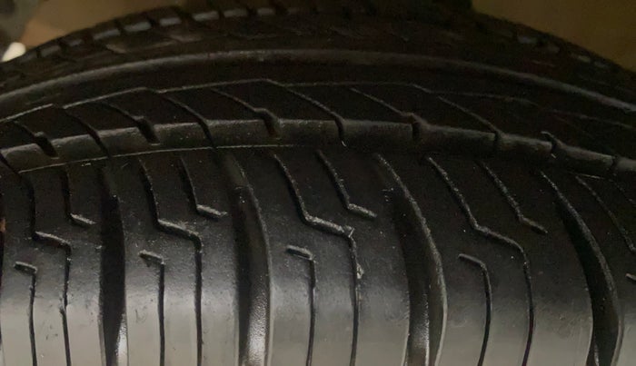 2015 Hyundai Grand i10 ASTA AT 1.2 KAPPA VTVT, Petrol, Automatic, 85,053 km, Left Front Tyre Tread