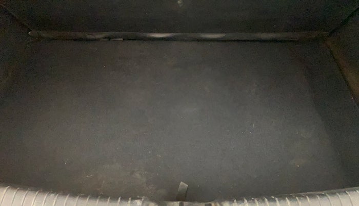 2015 Hyundai Grand i10 ASTA AT 1.2 KAPPA VTVT, Petrol, Automatic, 85,053 km, Boot Inside