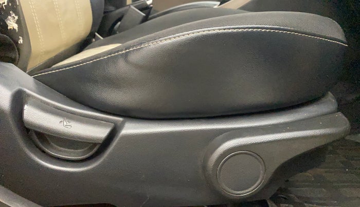 2015 Hyundai Grand i10 ASTA AT 1.2 KAPPA VTVT, Petrol, Automatic, 85,053 km, Driver Side Adjustment Panel