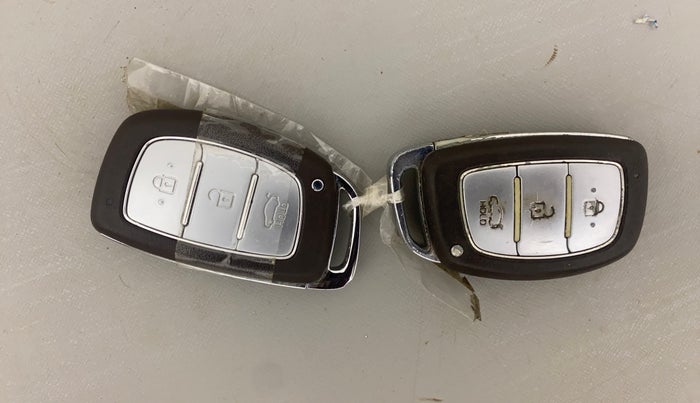 2015 Hyundai Grand i10 ASTA AT 1.2 KAPPA VTVT, Petrol, Automatic, 85,053 km, Key Close Up