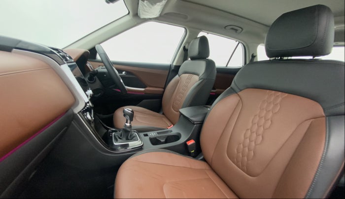 2022 Hyundai ALCAZAR PLATINUM 2.0 MT 7STR, Petrol, Manual, 11,516 km, Right Side Front Door Cabin
