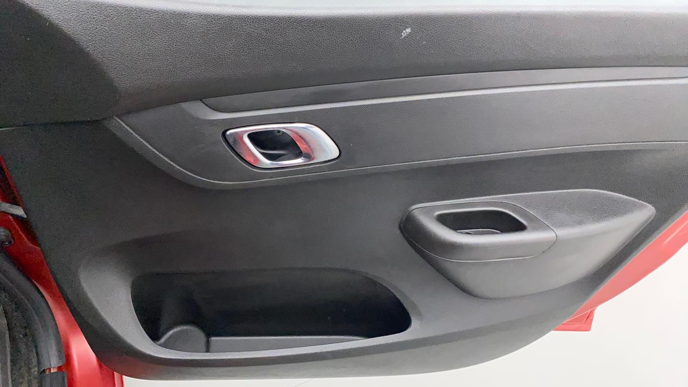 2019 Renault Kwid RXT 1.0 AMT (O), Petrol, Automatic, 41,979 km, Driver Side Door Panels Control