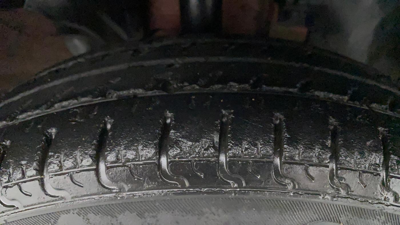 2019 Renault Kwid RXT 1.0 AMT (O), Petrol, Automatic, 41,979 km, Right Front Tyre Tread