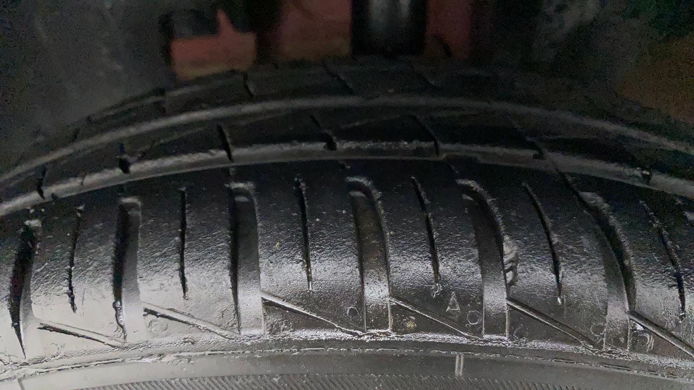 2019 Renault Kwid RXT 1.0 AMT (O), Petrol, Automatic, 41,979 km, Left Front Tyre Tread
