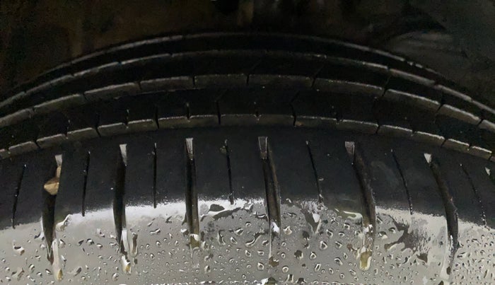 2022 Maruti Baleno ALPHA PETROL 1.2, Petrol, Manual, 10,090 km, Right Front Tyre Tread