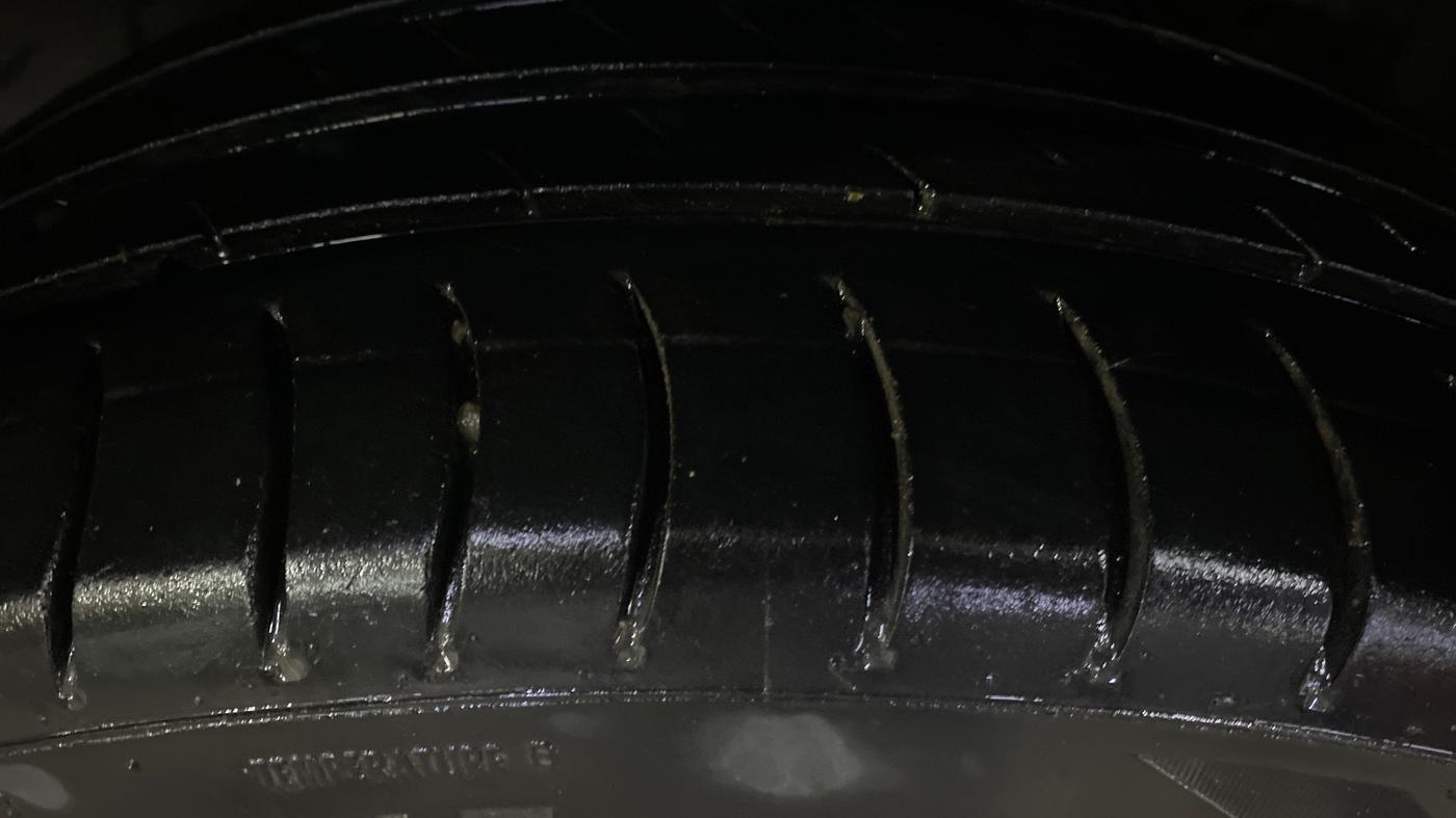 2015 Volkswagen Polo HIGHLINE1.5L, Diesel, Manual, 94,250 km, Left Rear Tyre Tread