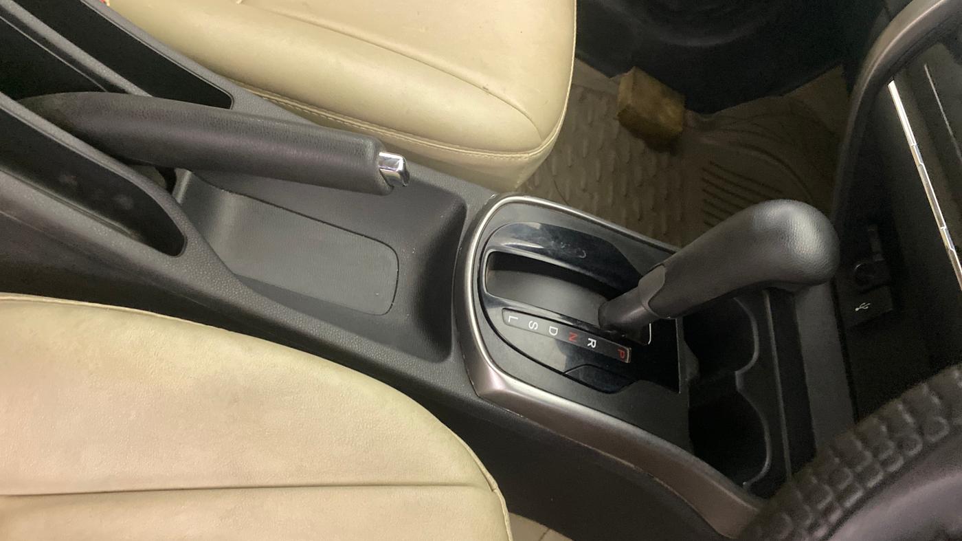 2014 Honda City 1.5L I-VTEC SV CVT, Petrol, Automatic, 1,04,768 km, Gear Lever