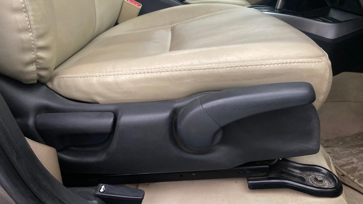 2014 Honda City 1.5L I-VTEC SV CVT, Petrol, Automatic, 1,04,768 km, Driver Side Adjustment Panel