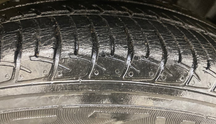 2019 Maruti New Wagon-R ZXI 1.2, Petrol, Manual, 39,710 km, Right Front Tyre Tread