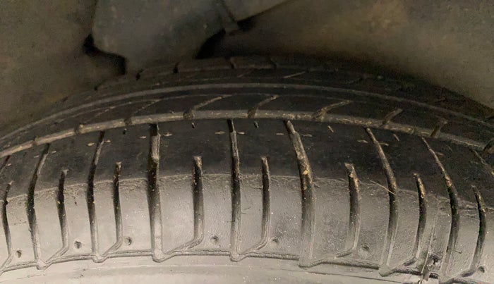 2011 Hyundai i10 MAGNA 1.2, Petrol, Manual, 32,645 km, Left Rear Tyre Tread
